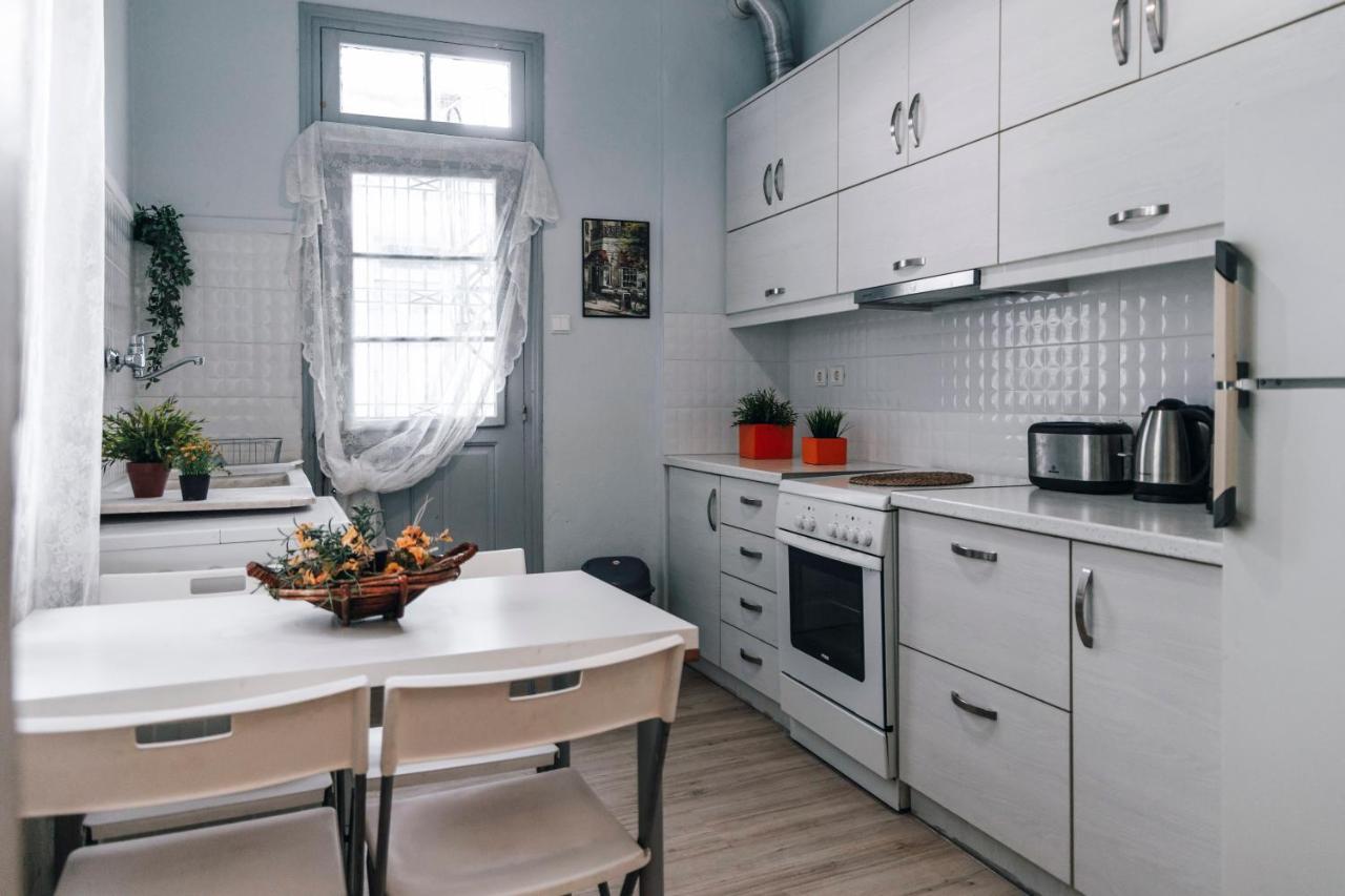 Monastiraki-Psiri, Old Town, 3-Bdr Apt, Sleep 6-10P, Spacious Court Yard Athene Buitenkant foto
