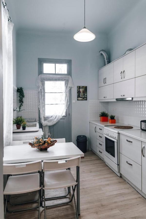 Monastiraki-Psiri, Old Town, 3-Bdr Apt, Sleep 6-10P, Spacious Court Yard Athene Buitenkant foto