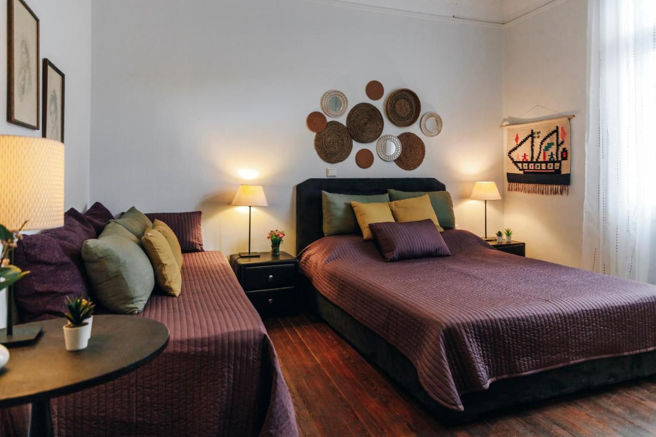 Monastiraki-Psiri, Old Town, 3-Bdr Apt, Sleep 6-10P, Spacious Court Yard Athene Buitenkant foto
