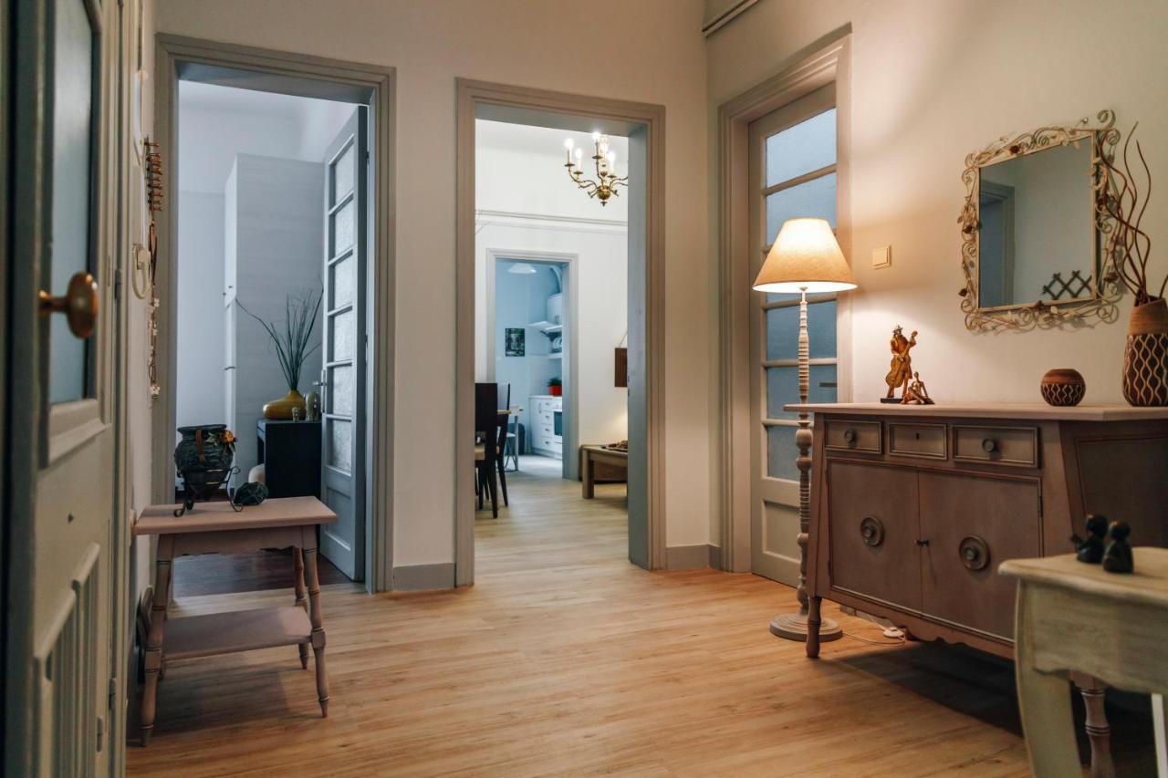 Monastiraki-Psiri, Old Town, 3-Bdr Apt, Sleep 6-10P, Spacious Court Yard Athene Buitenkant foto