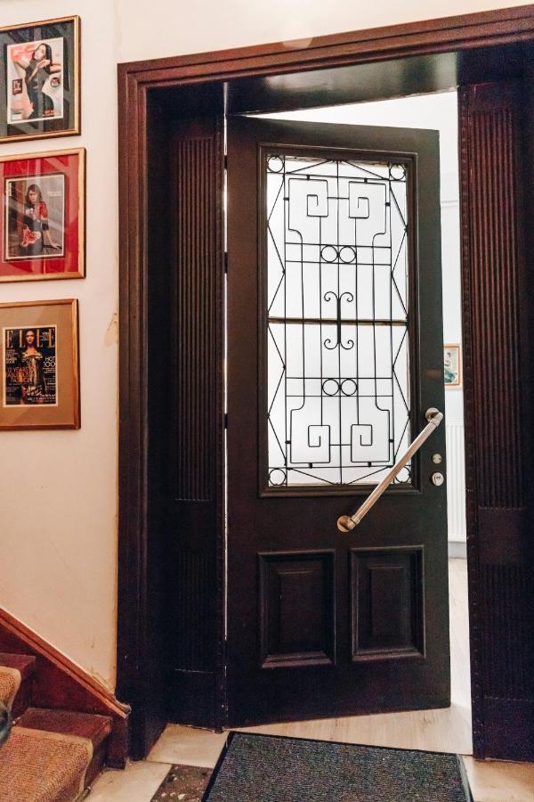 Monastiraki-Psiri, Old Town, 3-Bdr Apt, Sleep 6-10P, Spacious Court Yard Athene Buitenkant foto