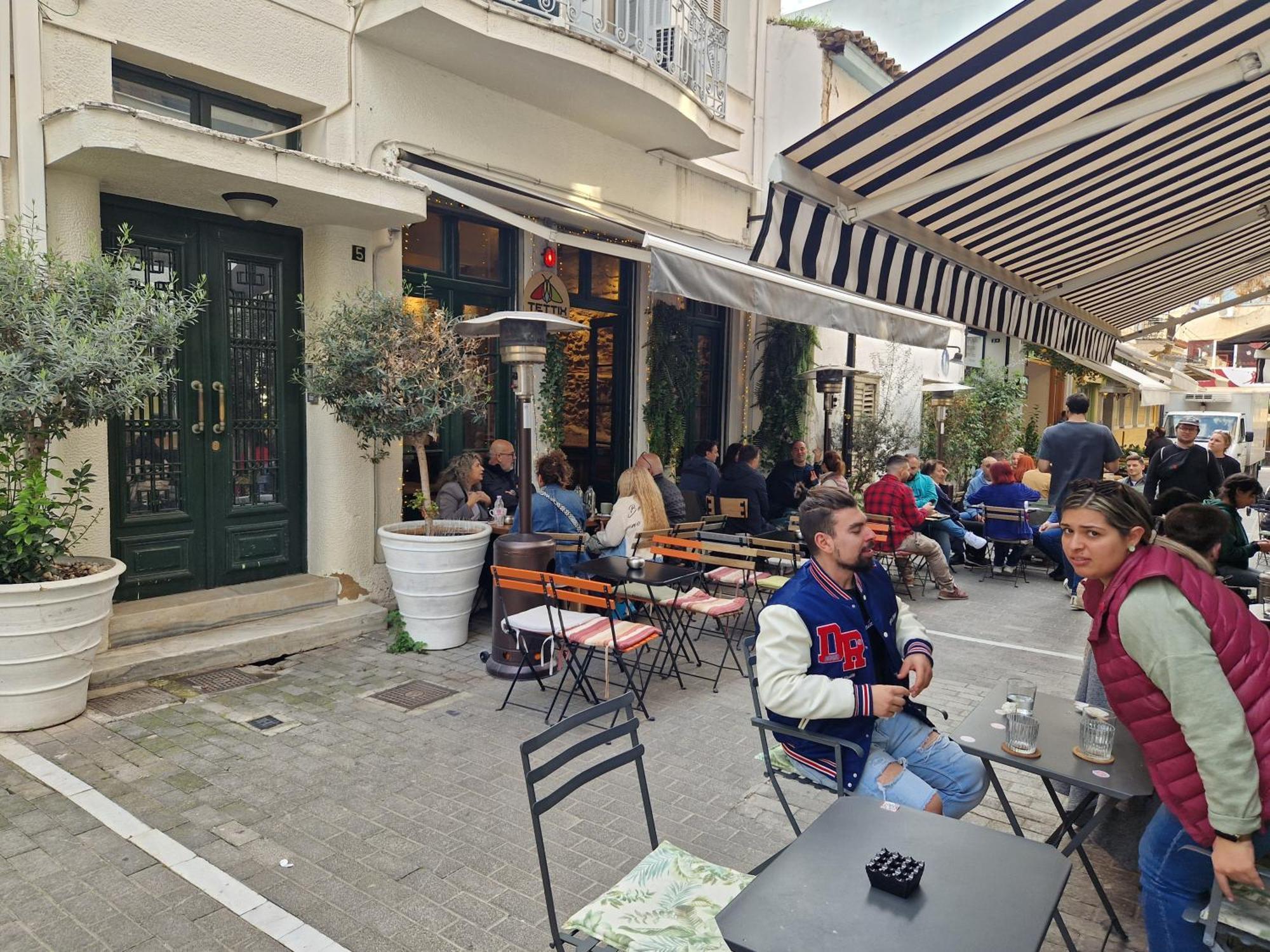 Monastiraki-Psiri, Old Town, 3-Bdr Apt, Sleep 6-10P, Spacious Court Yard Athene Buitenkant foto