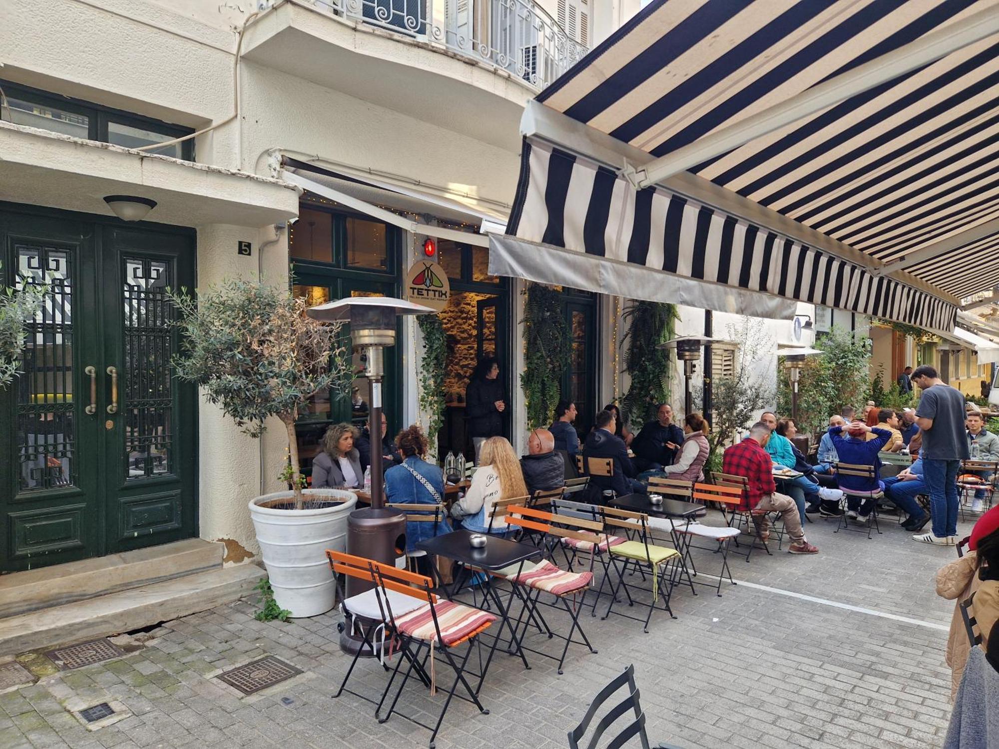 Monastiraki-Psiri, Old Town, 3-Bdr Apt, Sleep 6-10P, Spacious Court Yard Athene Buitenkant foto