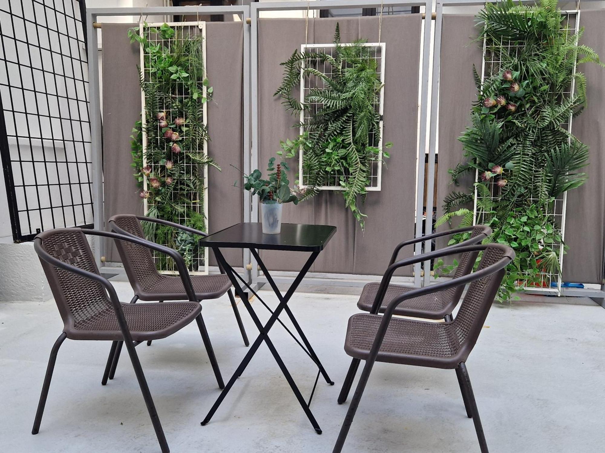 Monastiraki-Psiri, Old Town, 3-Bdr Apt, Sleep 6-10P, Spacious Court Yard Athene Buitenkant foto
